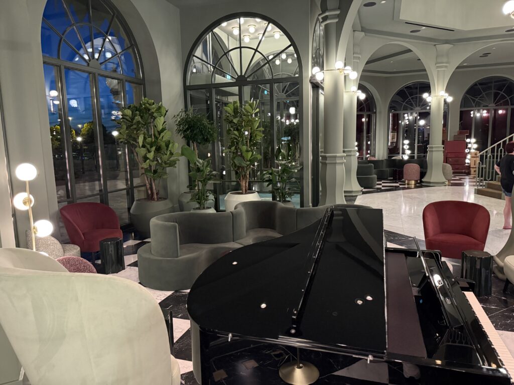 Lobby naast Café Biscuit