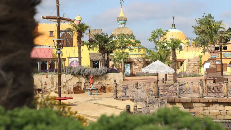 Port laguna het entree gebied in attractiepark Toverland